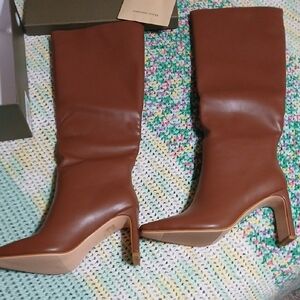Chic Brown Heeled Boots